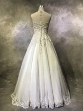Floor-length Wedding Gown with Appliques Lace and Illusion Tulle